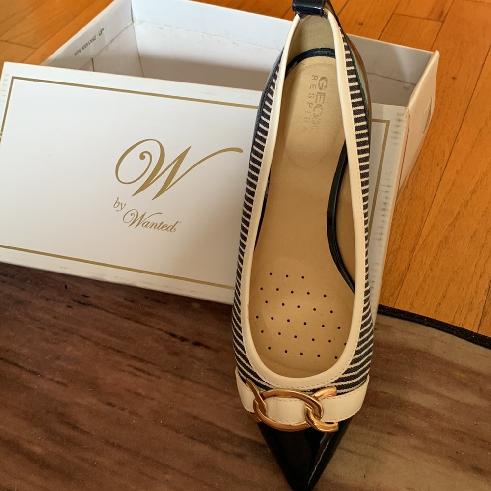 Brand new comfortable shoes with low heels - Picture 5 of 8